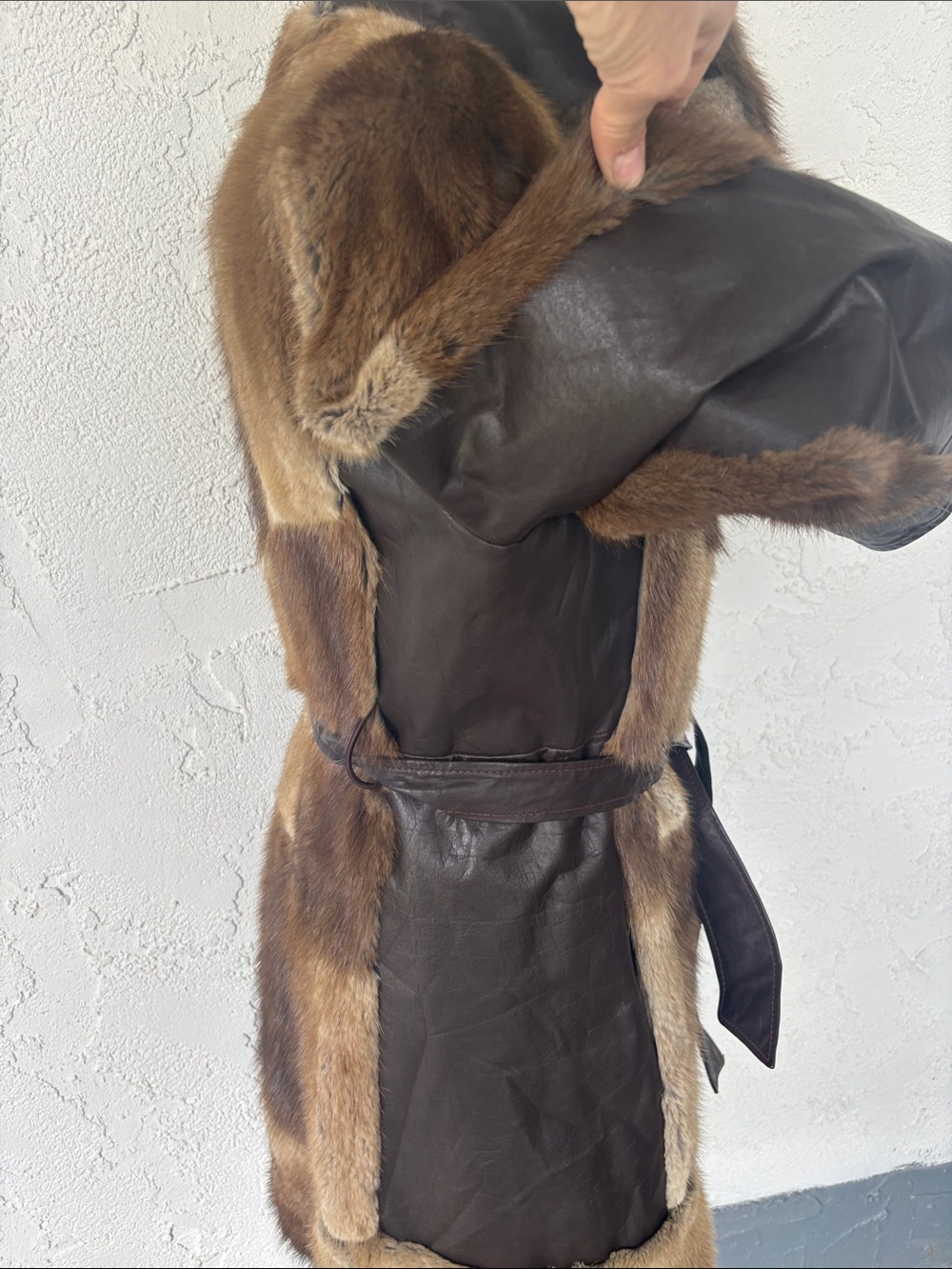 Luxurious Brown Fur & Leather Belted Coat - Picture 4 of 8